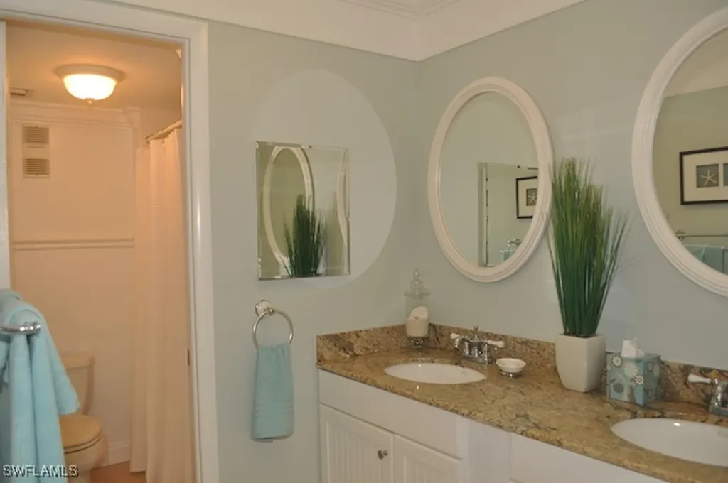 555 Park Shore Drive Naples FL 34103