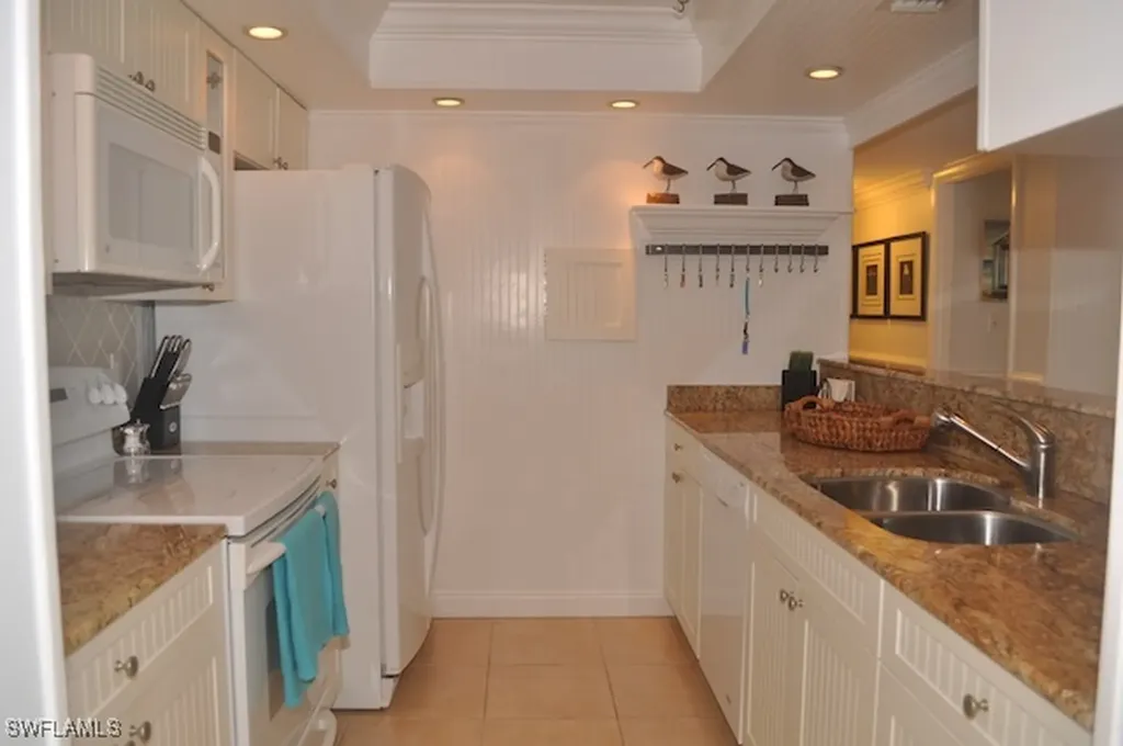 555 Park Shore Drive Naples FL 34103