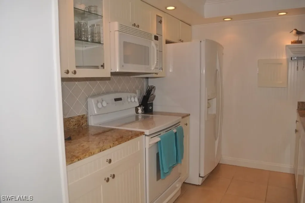 555 Park Shore Drive Naples FL 34103
