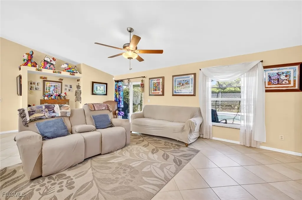 1424 NE 19th Avenue Cape Coral FL 33909