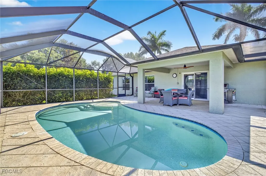1424 NE 19th Avenue Cape Coral FL 33909