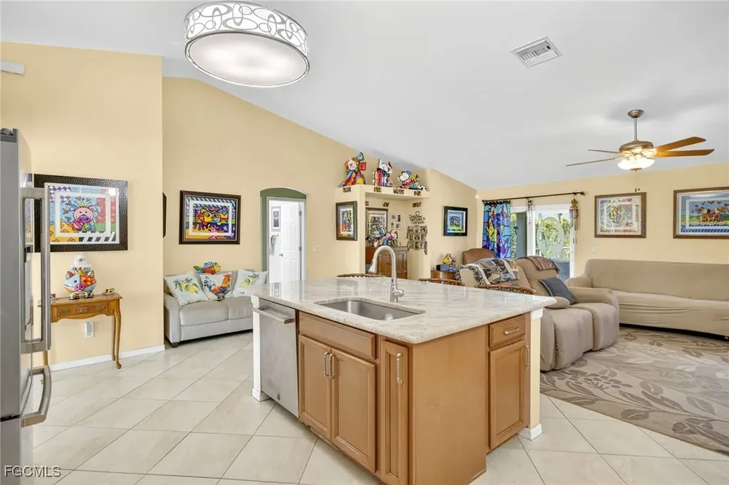 1424 NE 19th Avenue Cape Coral FL 33909