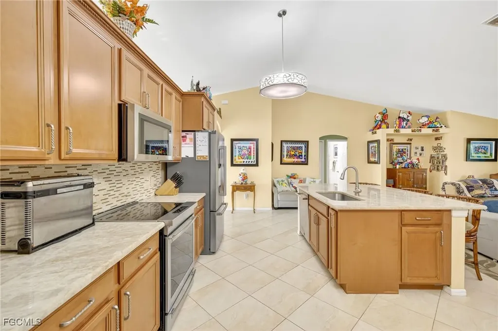 1424 NE 19th Avenue Cape Coral FL 33909