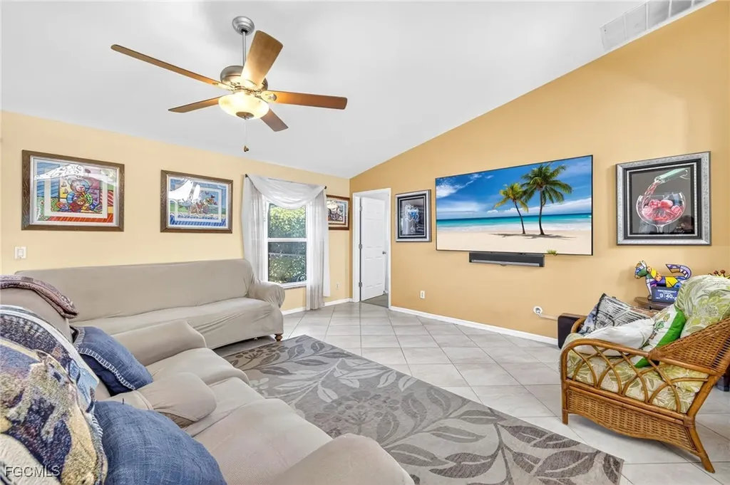 1424 NE 19th Avenue Cape Coral FL 33909