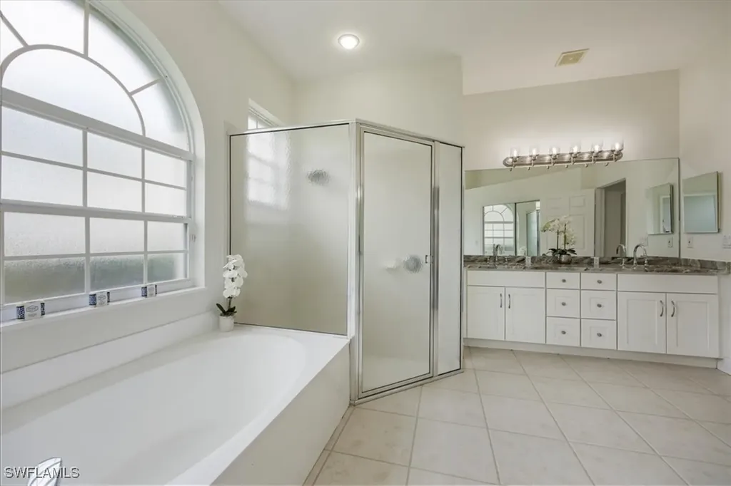 1087 Port Orange Way Naples FL 34120