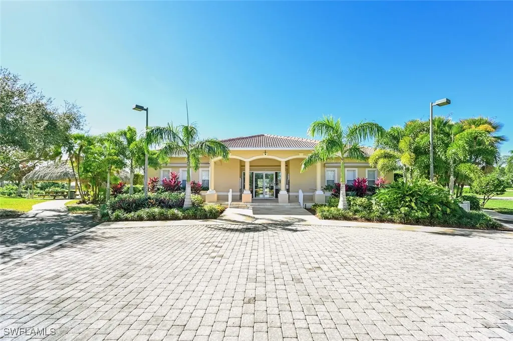 1087 Port Orange Way Naples FL 34120