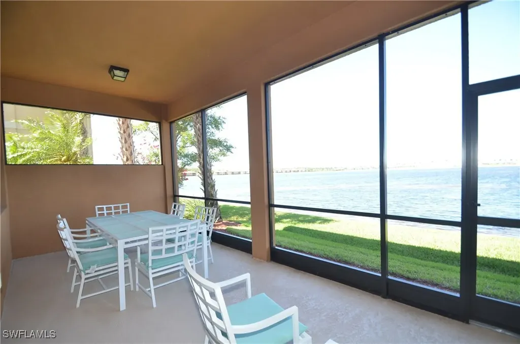 10572 Smokehouse Bay Drive Naples FL 34120