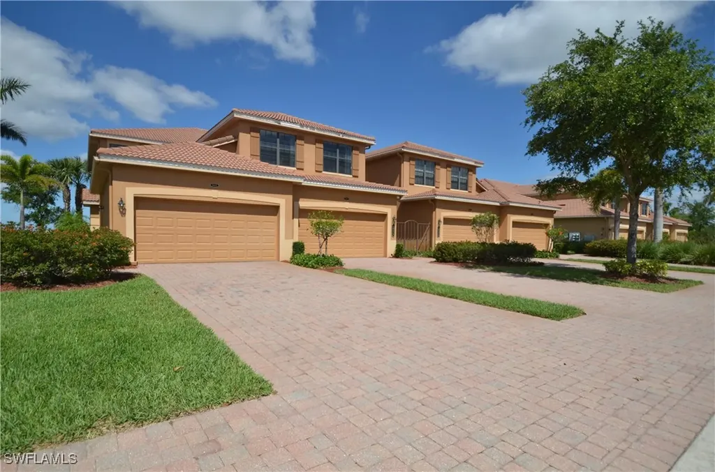 10572 Smokehouse Bay Drive Naples FL 34120