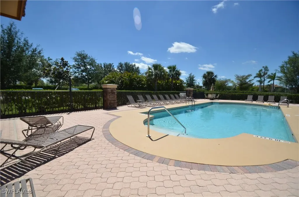 10572 Smokehouse Bay Drive Naples FL 34120