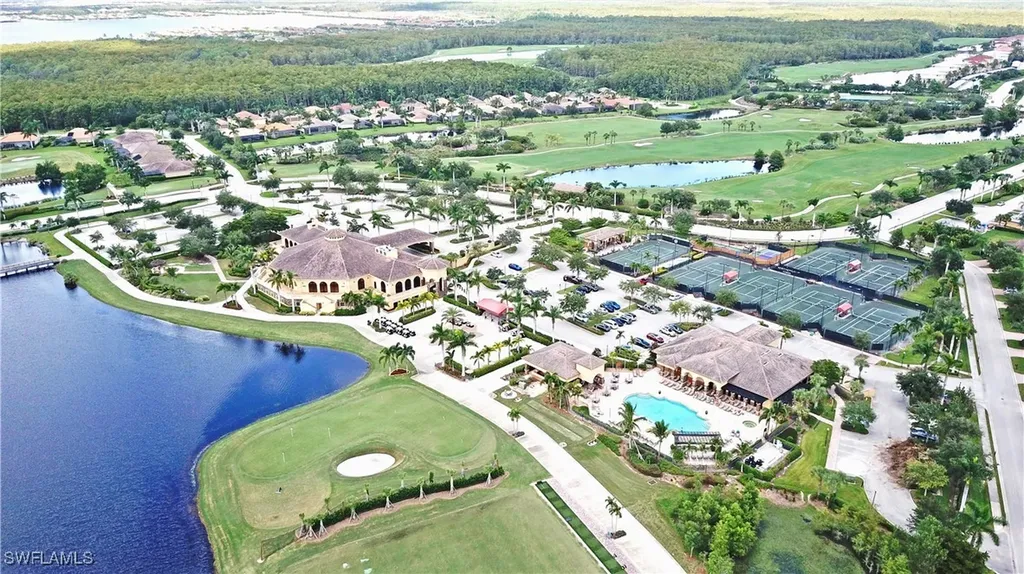 10572 Smokehouse Bay Drive Naples FL 34120