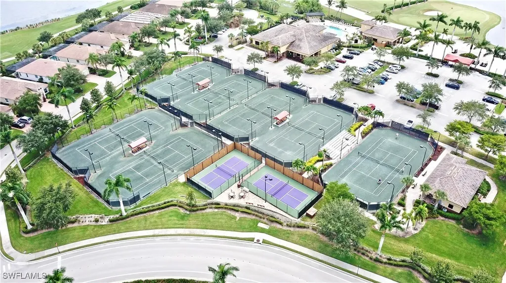 10572 Smokehouse Bay Drive Naples FL 34120