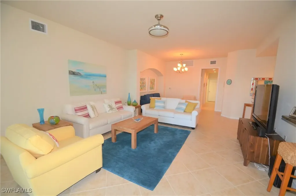 10572 Smokehouse Bay Drive Naples FL 34120