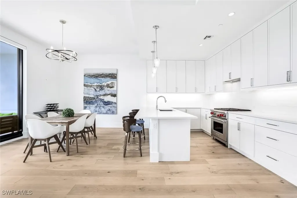 850 Central Avenue Naples FL 34102