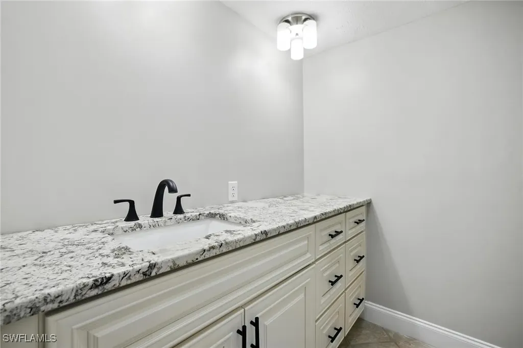 16001 Dublin Circle Fort Myers FL 33908