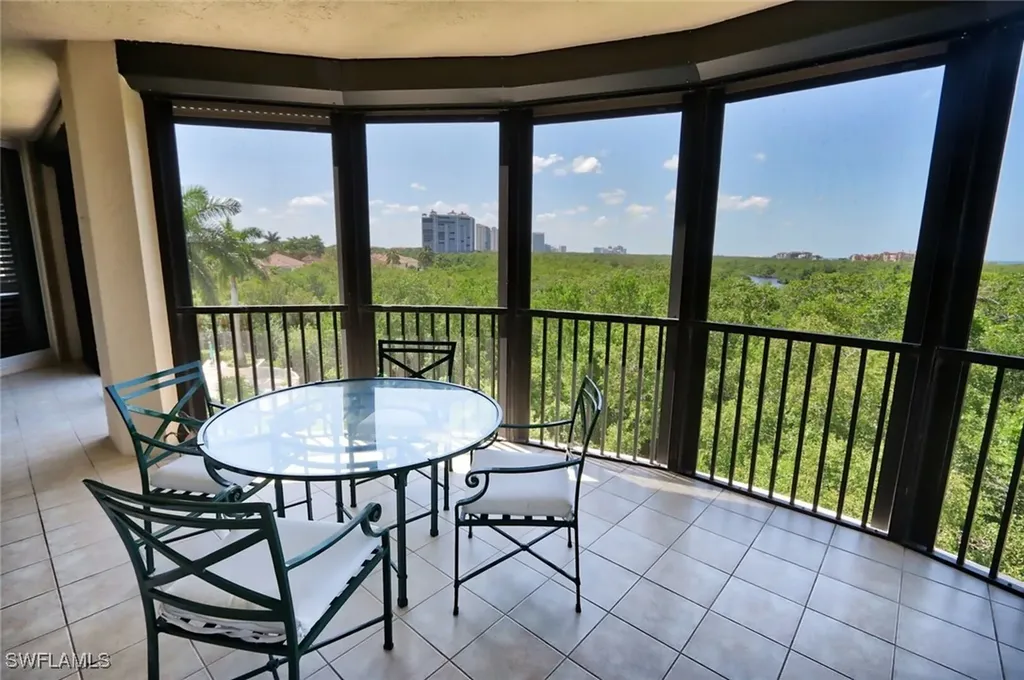 8990 Bay Colony Drive Naples FL 34108