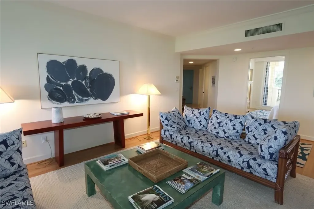 8990 Bay Colony Drive Naples FL 34108