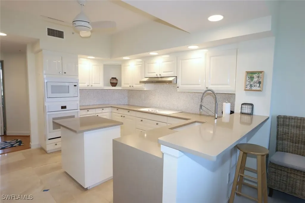 8990 Bay Colony Drive Naples FL 34108