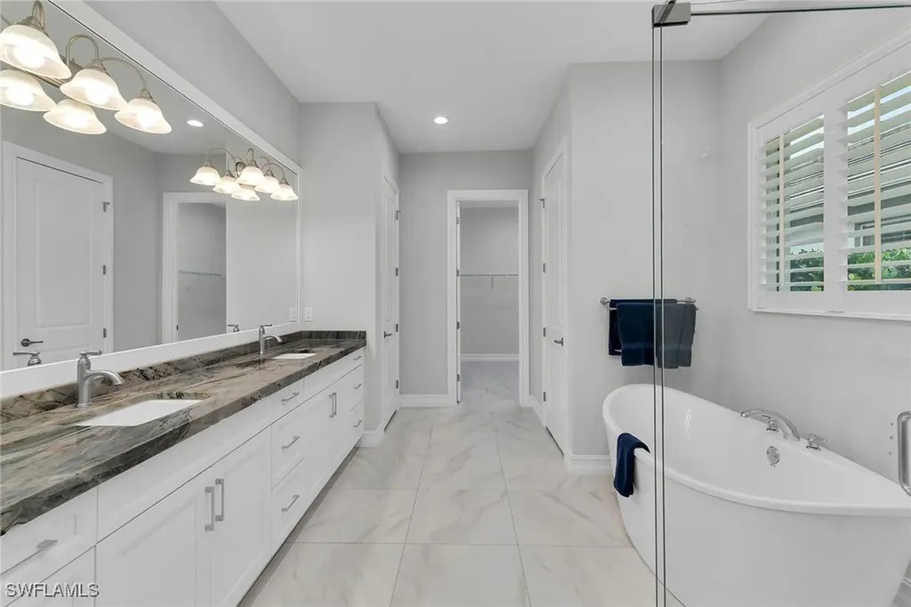 14224 Laguna Springs Lane Naples FL 34114