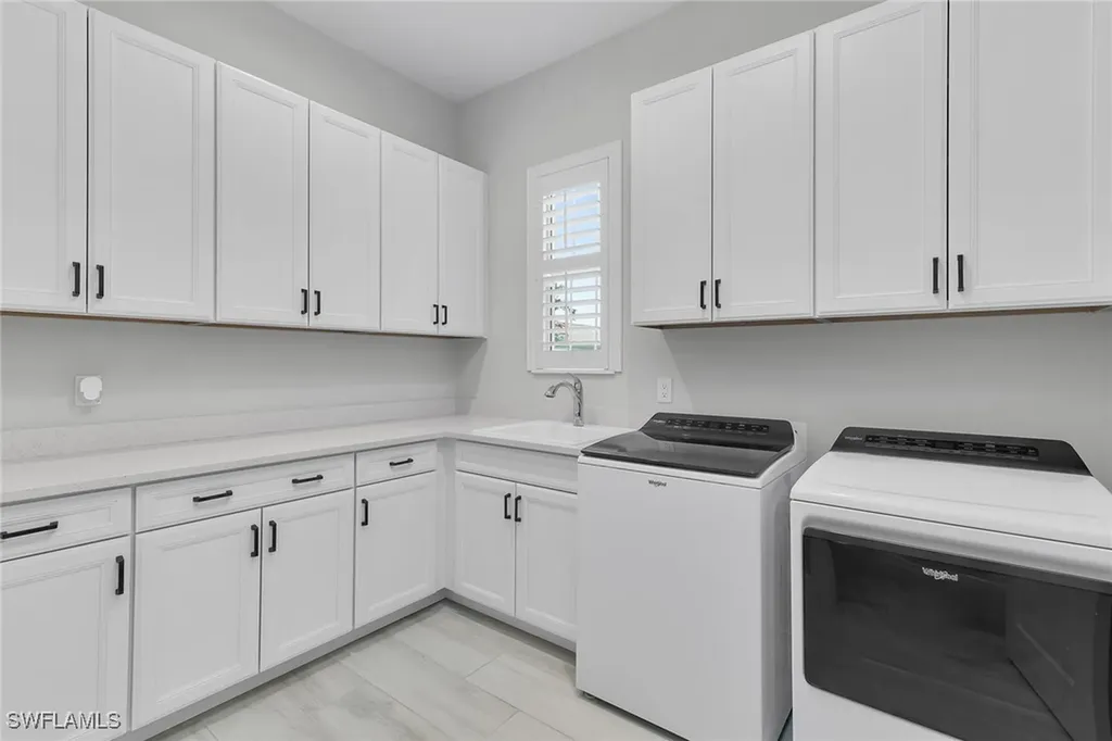 14224 Laguna Springs Lane Naples FL 34114