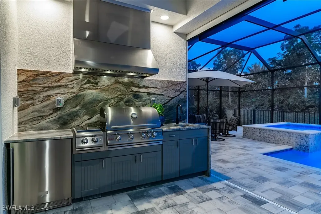 14224 Laguna Springs Lane Naples FL 34114