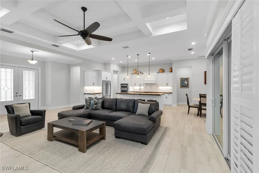 14224 Laguna Springs Lane Naples FL 34114