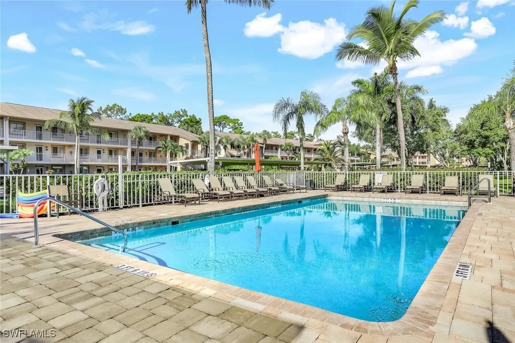 7360 Glenmoor Lane Naples FL 34104