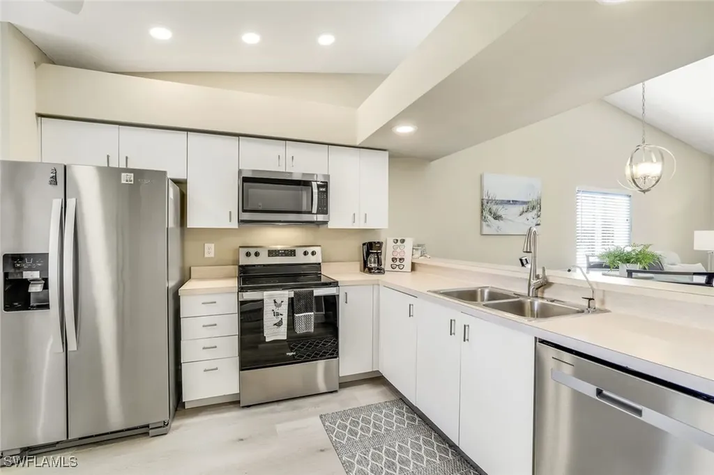 7360 Glenmoor Lane Naples FL 34104