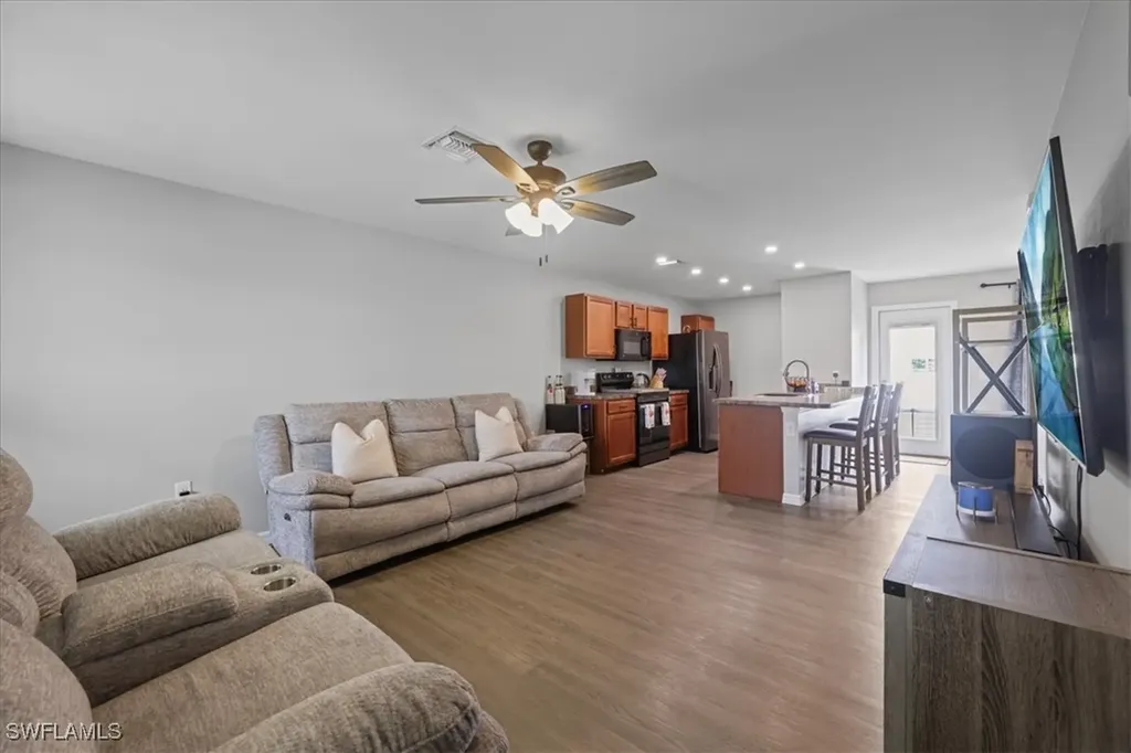 3705 NE 15th Place Cape Coral FL 33909