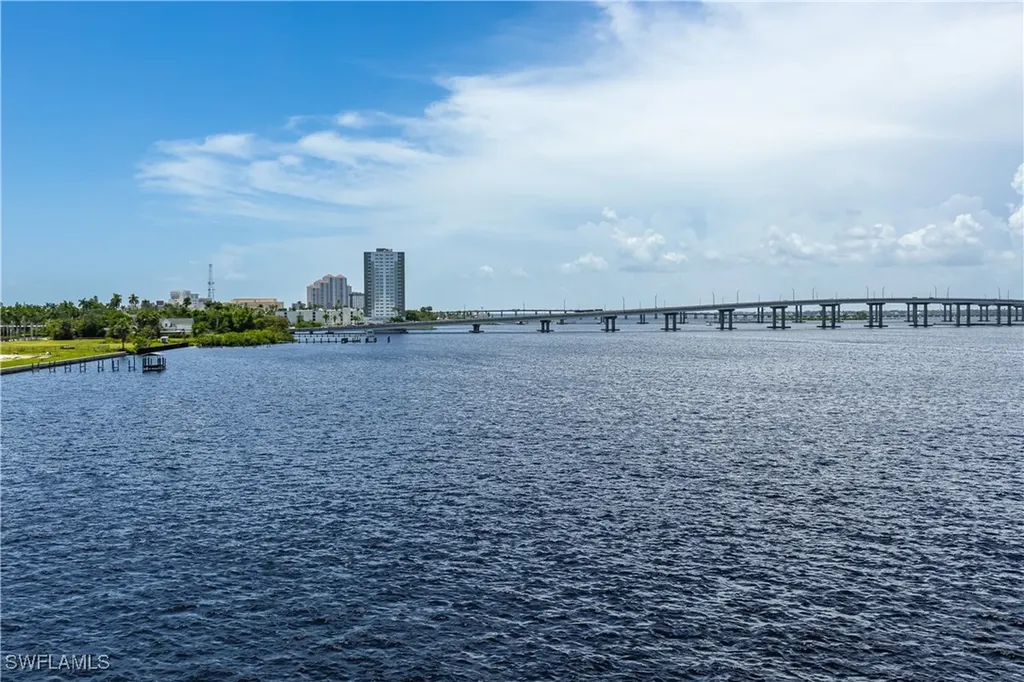 2743 1st Street Fort Myers FL 33916