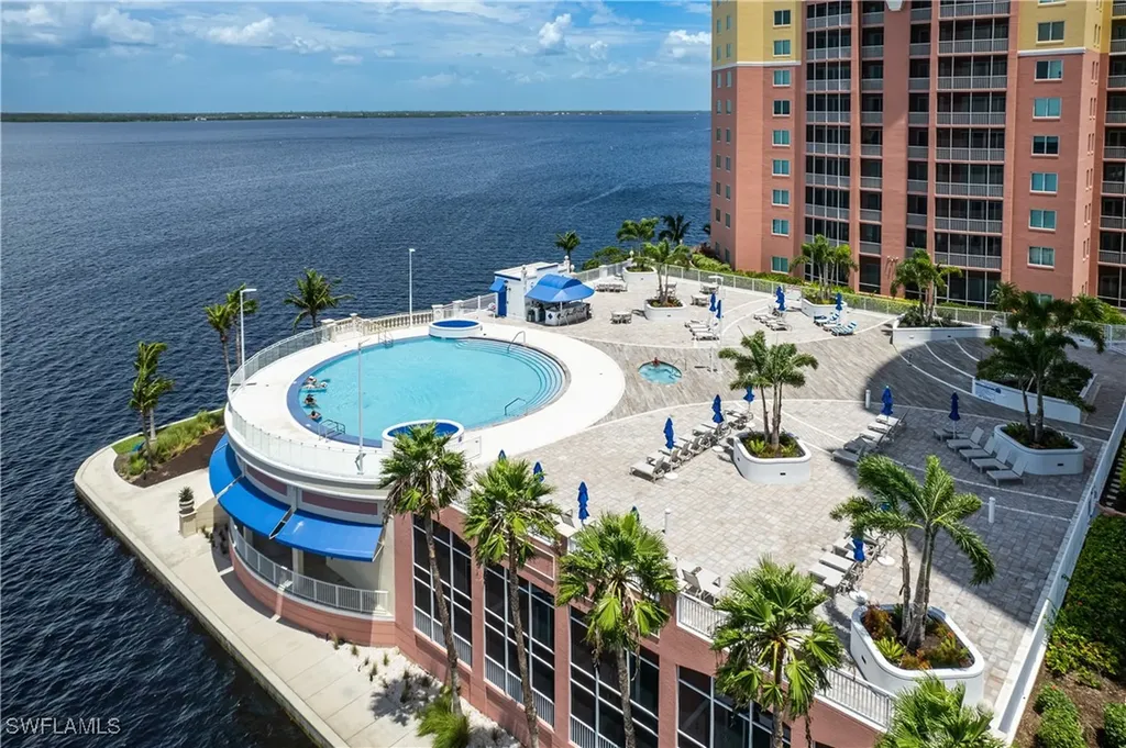 2743 1st Street Fort Myers FL 33916