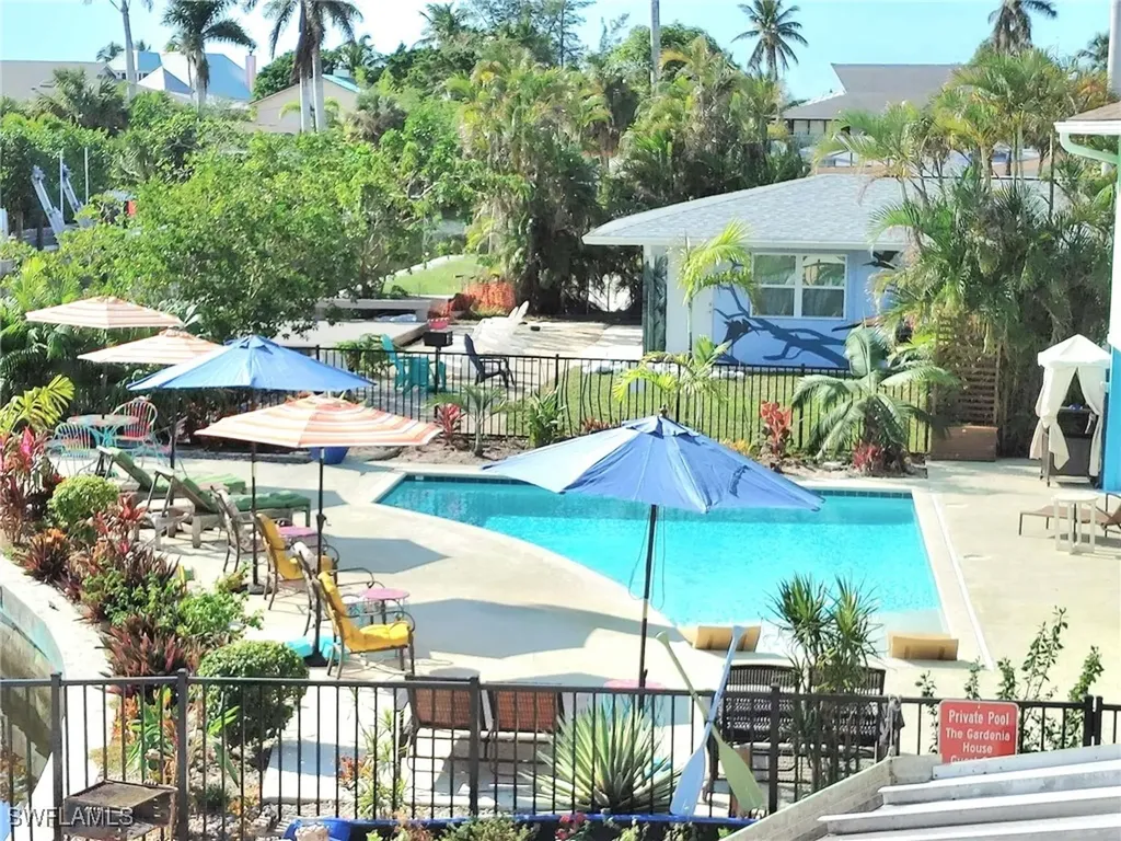 Naples FL, 2840 Shoreview Drive, Unit 7