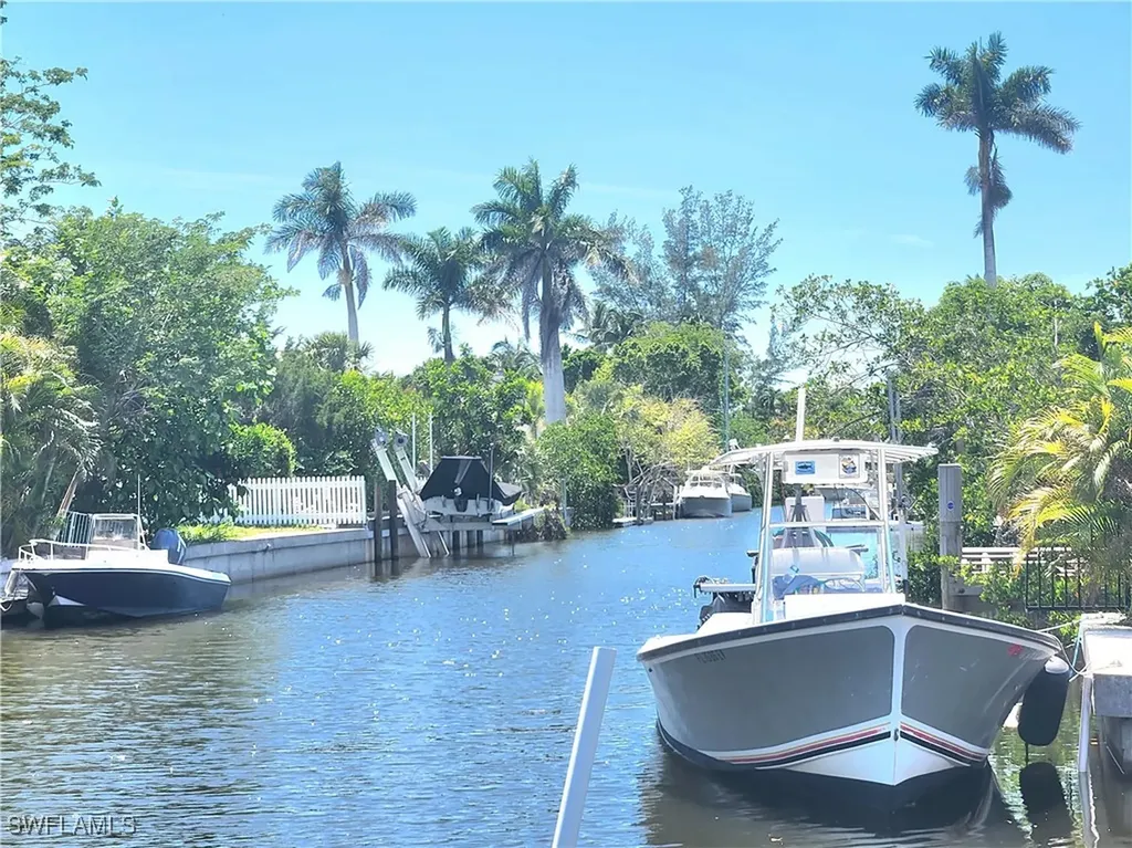 2840 Shoreview Drive Naples FL 34112