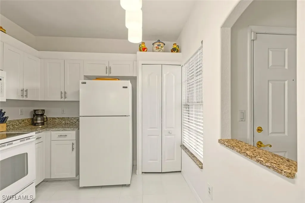 1290 Sweetwater Cove Naples FL 34110