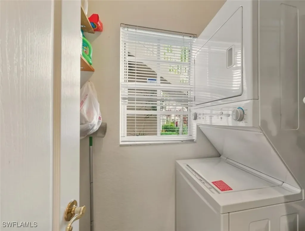 1290 Sweetwater Cove Naples FL 34110