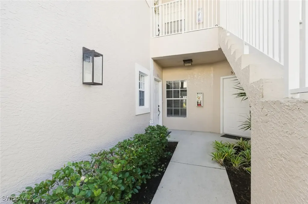 1290 Sweetwater Cove Naples FL 34110