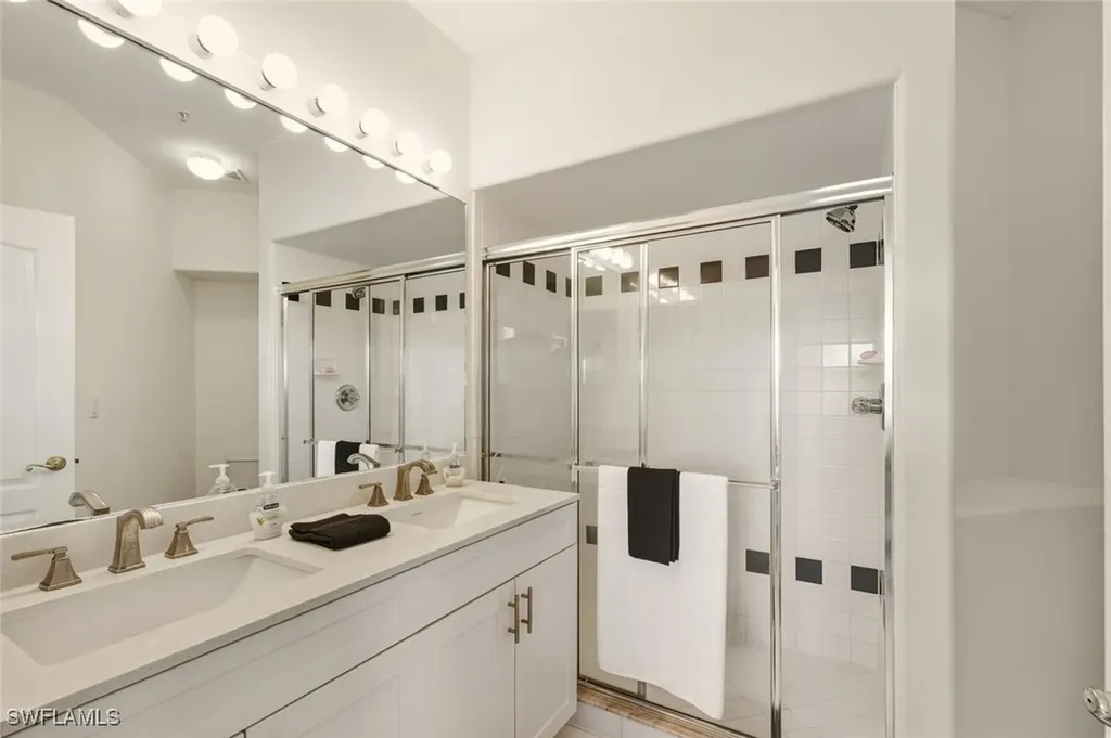 1290 Sweetwater Cove Naples FL 34110