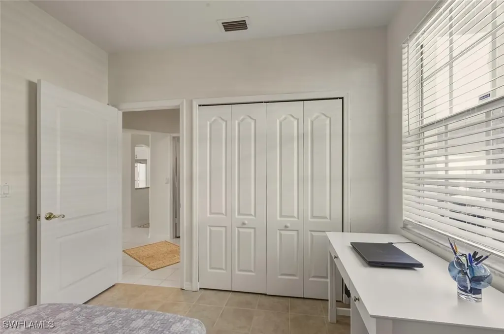 1290 Sweetwater Cove Naples FL 34110