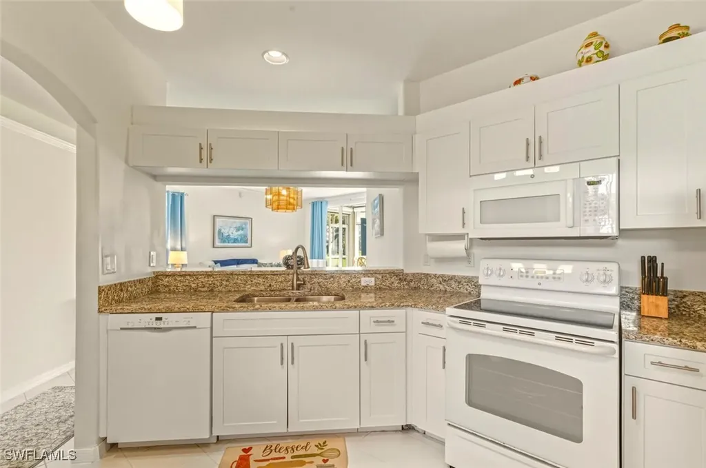 1290 Sweetwater Cove Naples FL 34110