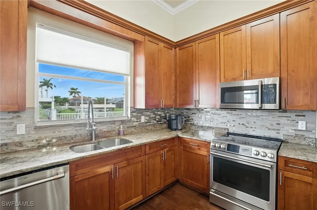 113 SE 28th Terrace Cape Coral FL 33904