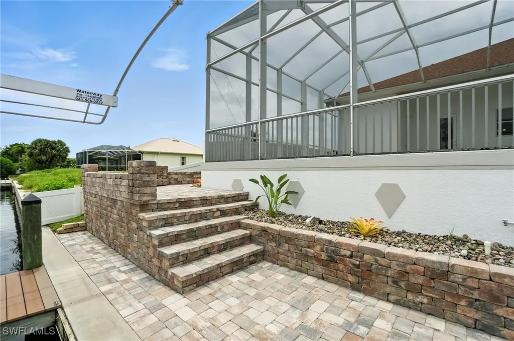 113 SE 28th Terrace Cape Coral FL 33904