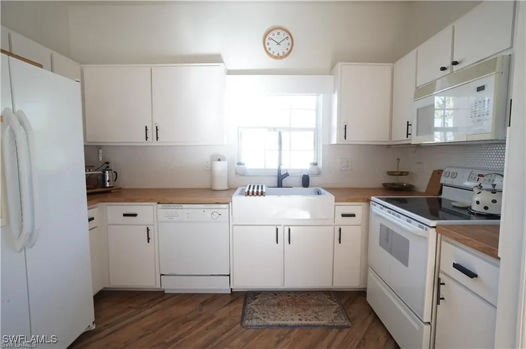 10740 Pearl Bay Circle Estero FL 33928