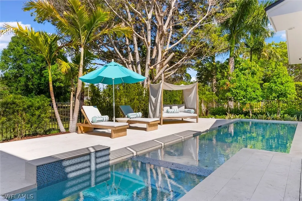 565 Whispering Pine Lane Naples FL 34103