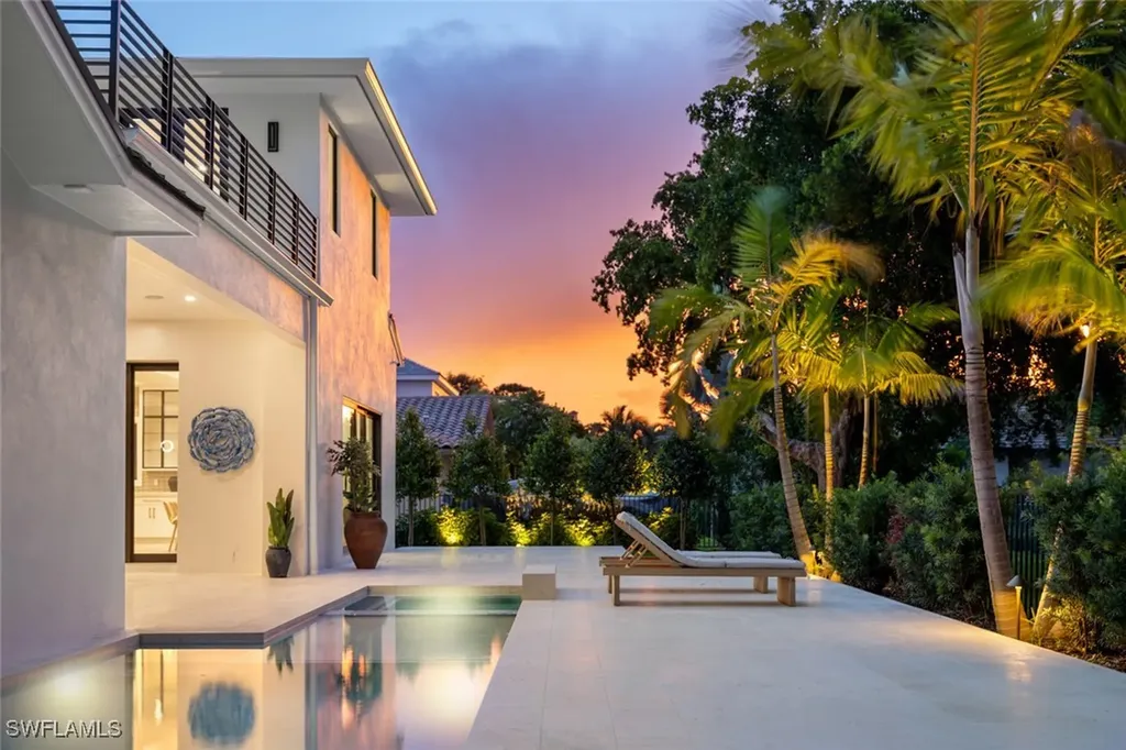 565 Whispering Pine Lane Naples FL 34103