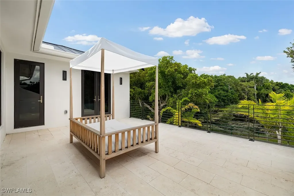 565 Whispering Pine Lane Naples FL 34103