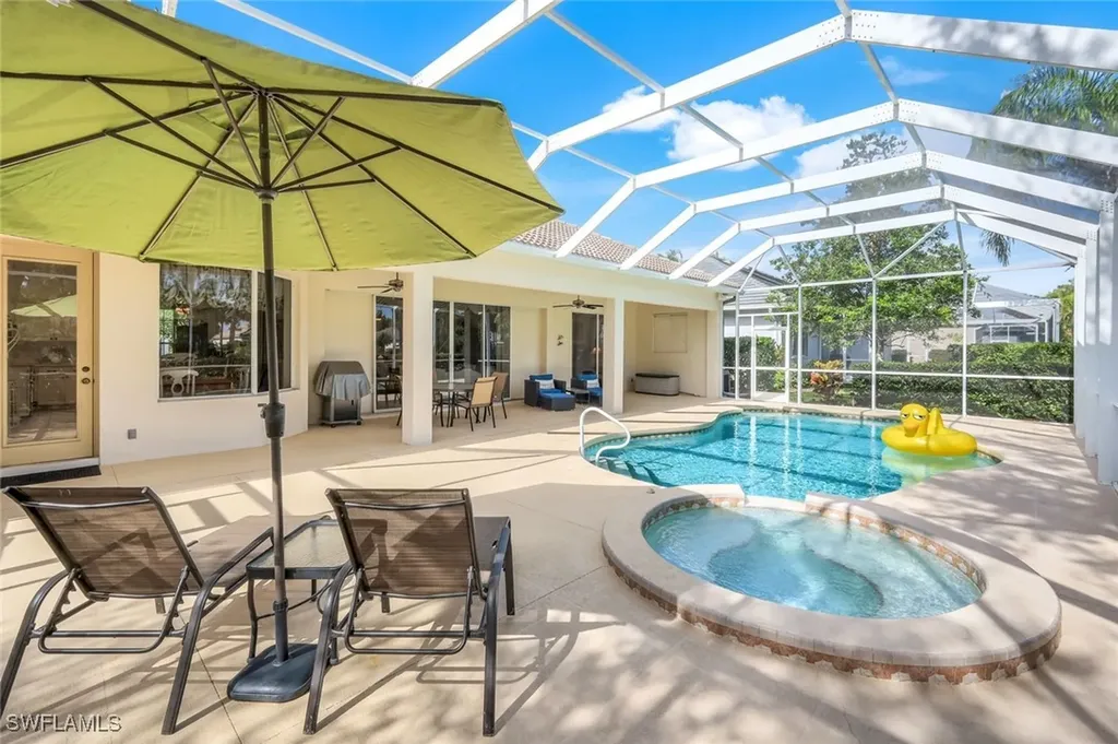 Naples FL, 8397 Northhampton Court