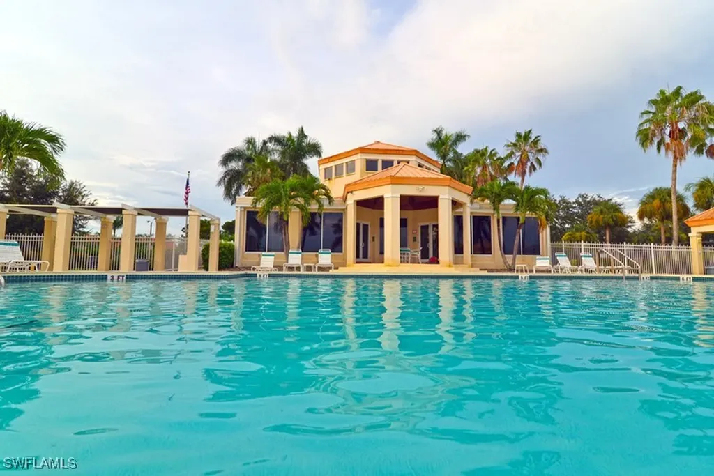 7778 Emerald Circle Naples FL 34109-0702