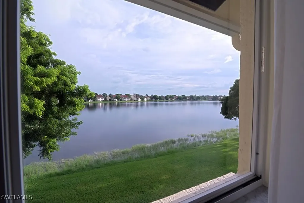 7778 Emerald Circle Naples FL 34109-0702