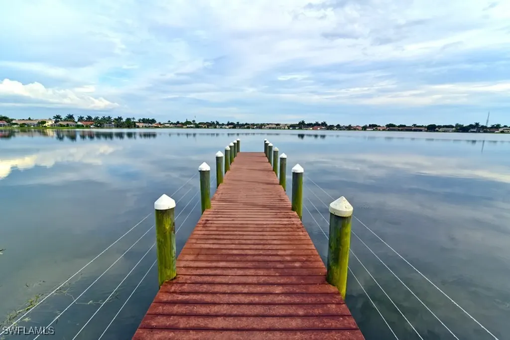 7778 Emerald Circle Naples FL 34109-0702