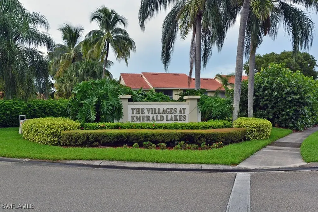 7778 Emerald Circle Naples FL 34109-0702