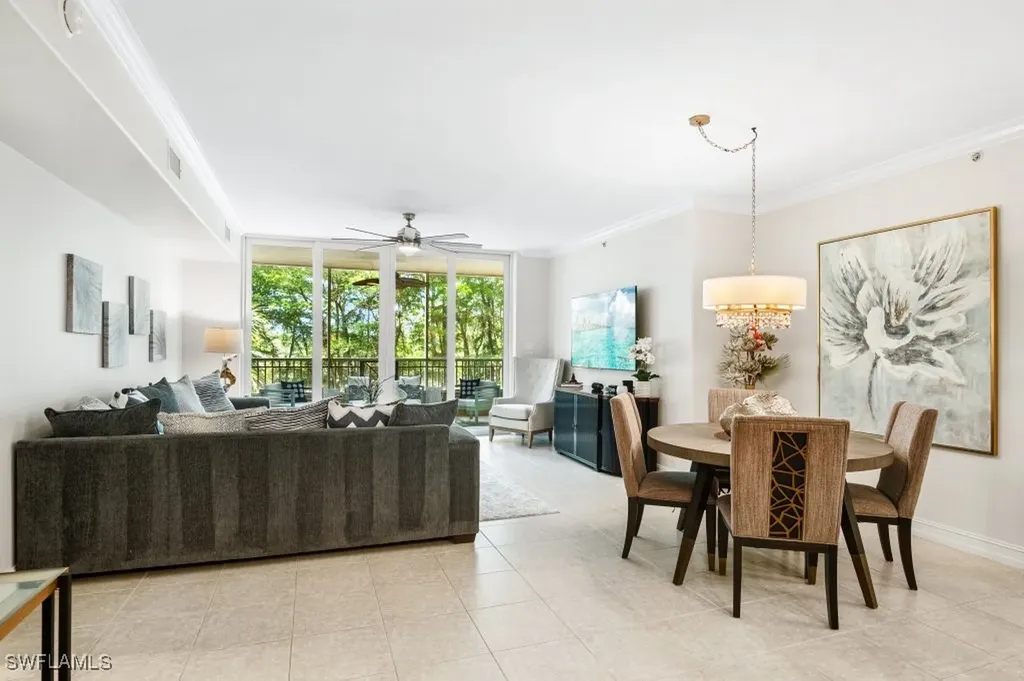 2728 Tiburon Boulevard E Naples FL 34109